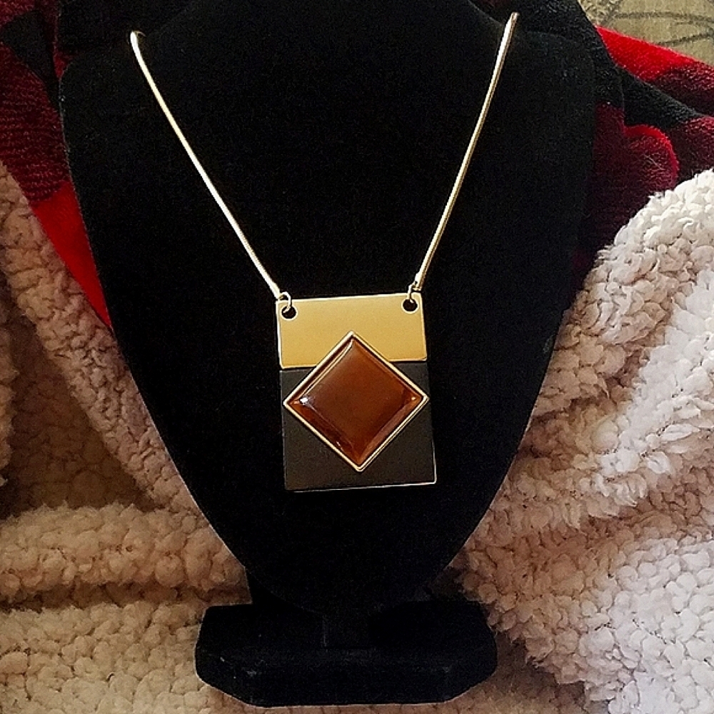 💖*Brand New* Forever 21 Long Fashionable Necklace